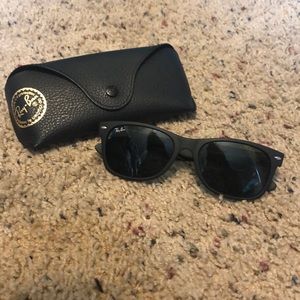 Ray-Ban New Wayfarer Sunglasses and Case